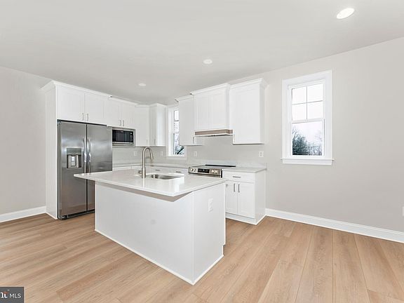 4th image of 406 W Green St #A