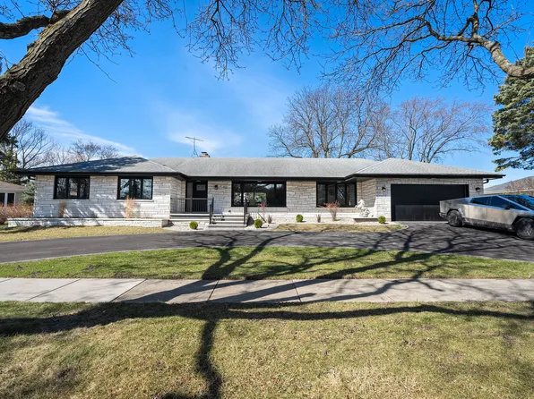 912 S Edward St, Mount Prospect, IL 60056