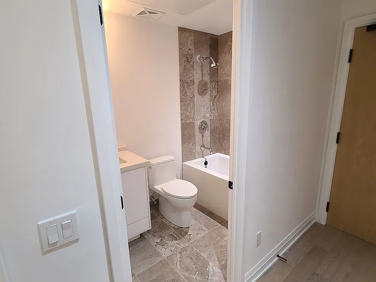505 Glencairn Ave #201 — Photo 4