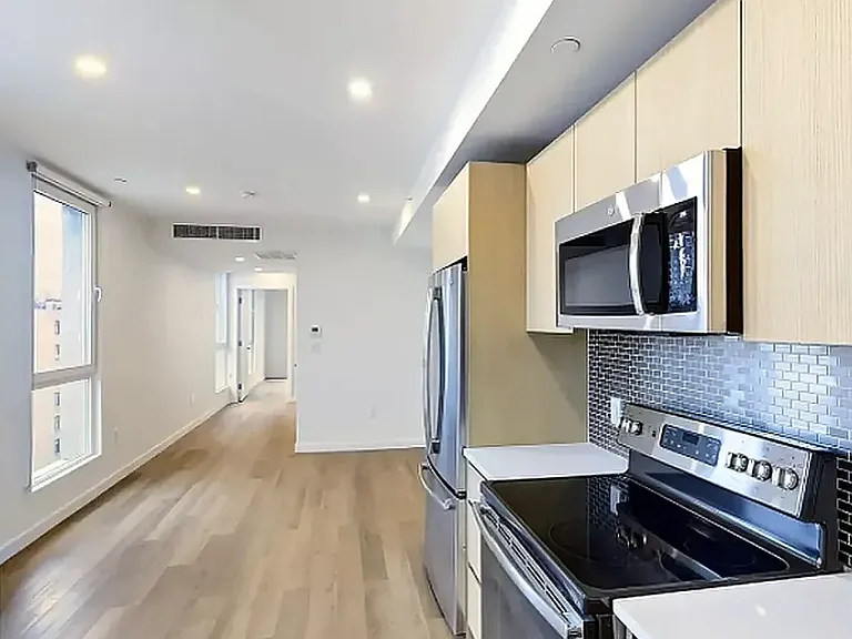 814 Amsterdam Ave #10N — Photo 1