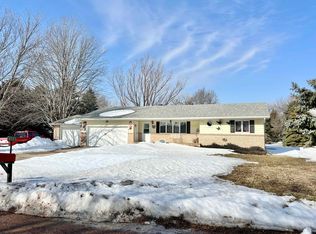 1405 Oak St, Yankton, SD 57078