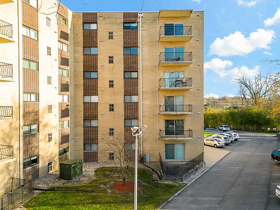 4th image of 18400 Cherry Creek Dr APT 507