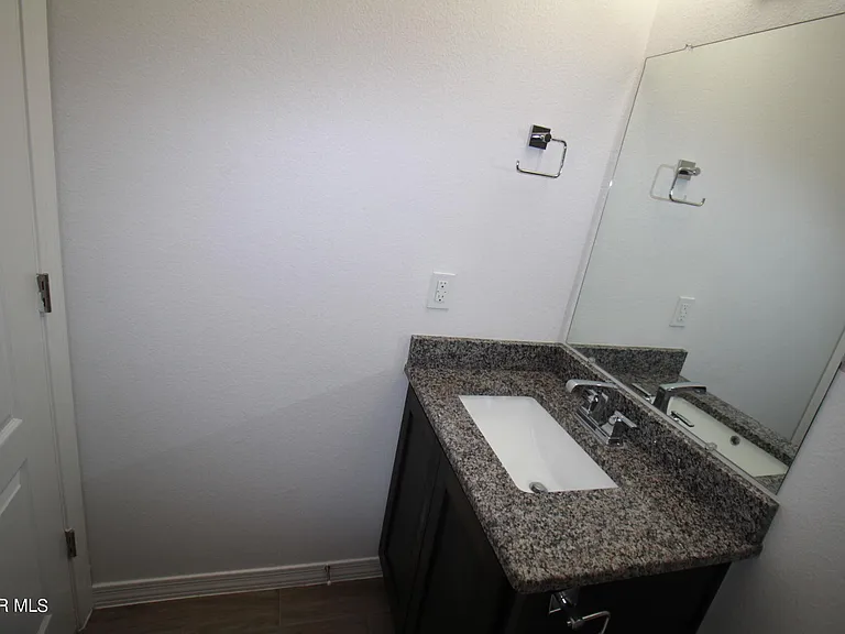 620 Adrian Arellano St W — Photo 57