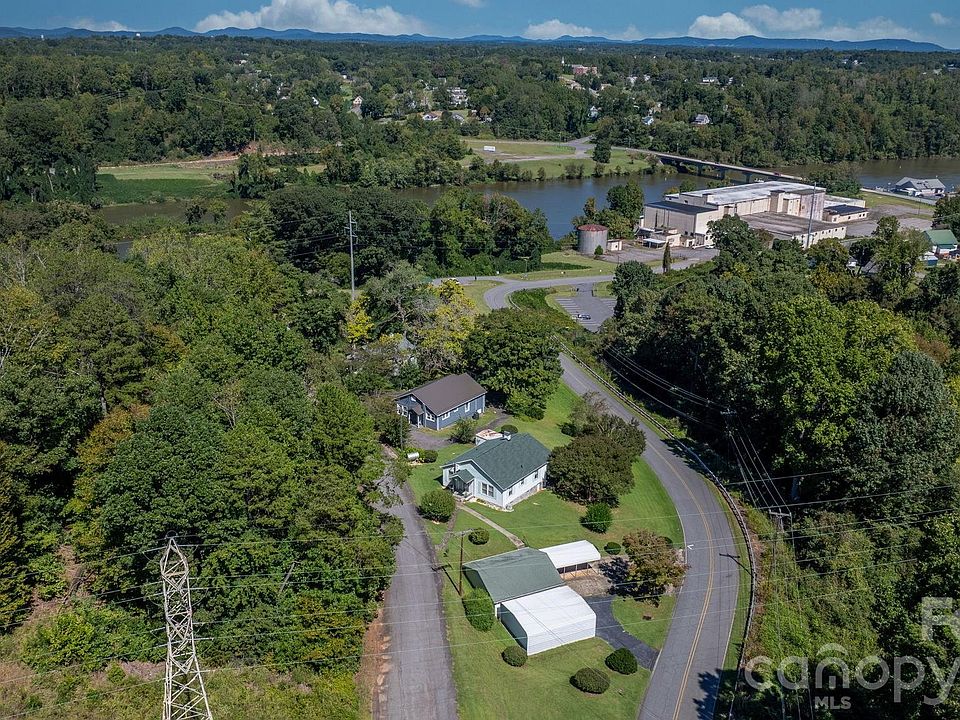 1st image of 102 Lake Dr