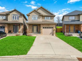 25 Queensway Dr, Strathroy Caradoc, ON