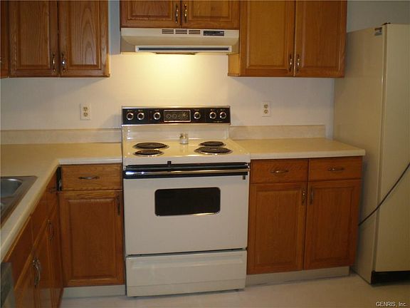 3rd image of 3248 Violet Cres