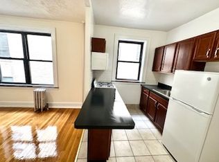 21-14 Crescent St #3, Astoria, NY 11105