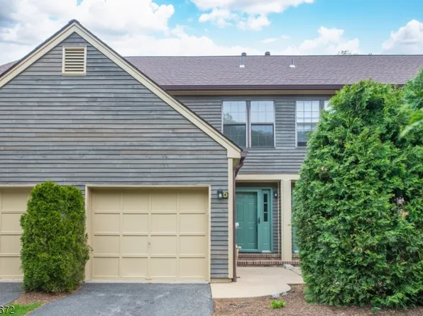44 Manchester Ln #D, West Milford Twp., NJ 07480