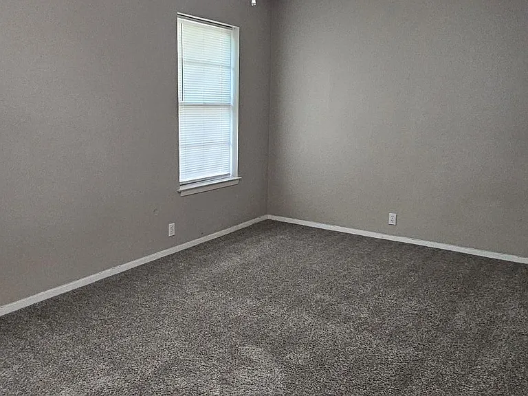 Freshly cleaned carpets in the 2 bedrooms.