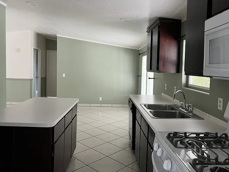 2510 S Hecla St — Photo 3