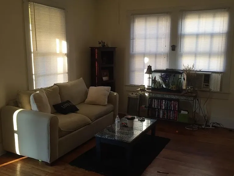 514 E State St — Photo 3