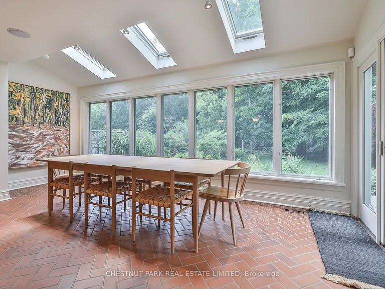 21 Douglas Cres — Photo 16
