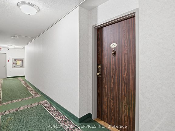 5th image of 18 Knightsbridge Rd #304