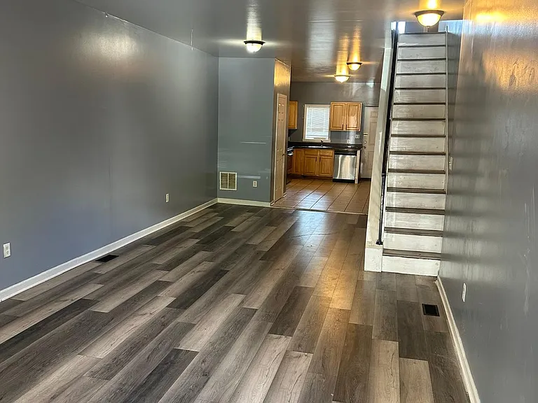 425 N Milton Ave — Photo 7