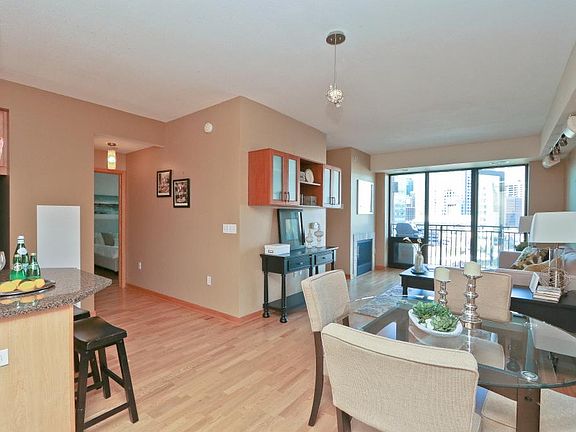 3rd image of 500 Grant St E #908