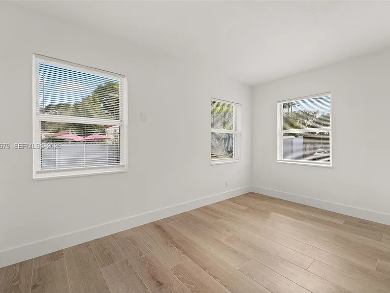 255 Beacom Blvd #DOWNSTAIRS — Photo 31