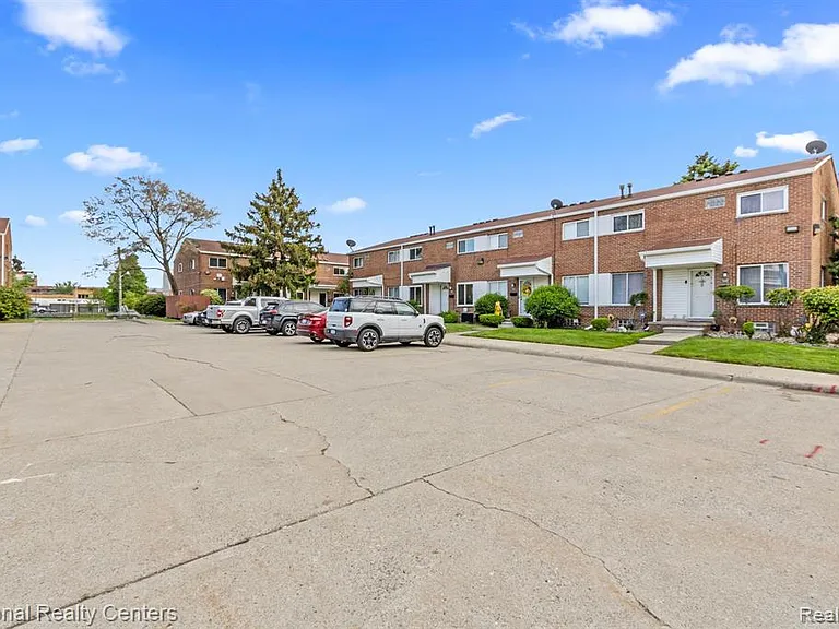 534 Saint Maron Pl — Photo 12