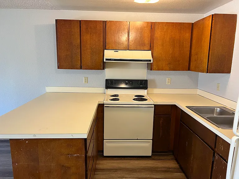2314 E McLoughlin Blvd #D — Photo 4