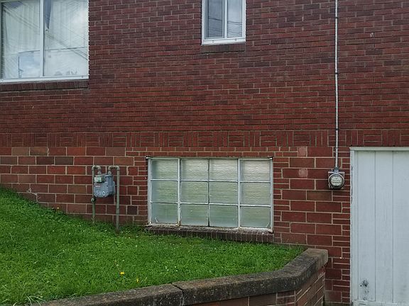 4th image of 421 Charles St
