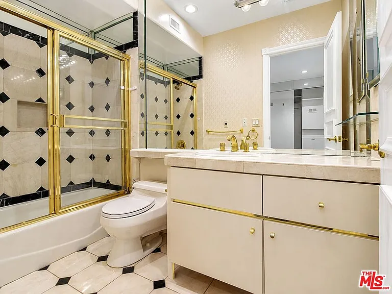 342 N Palm Dr #201 — Photo 15
