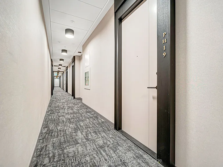 858 Dupont St #Penthouse 19 — Photo 4