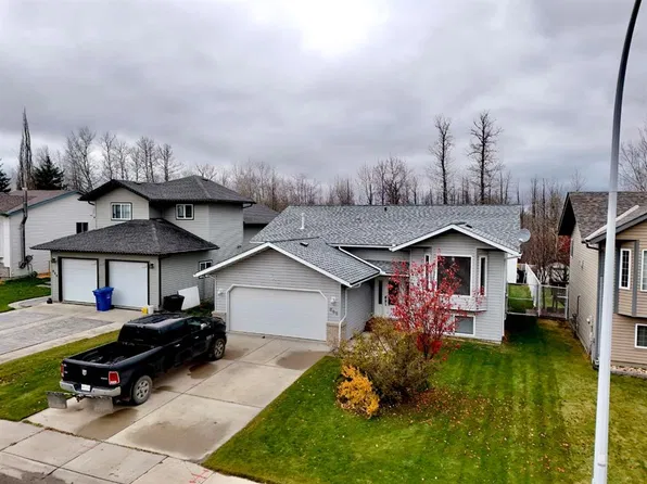 808 NW 10th St, Fox Creek, AB T0H 1P0