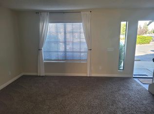 1013 W Linden St APT 21, Riverside, CA 92507