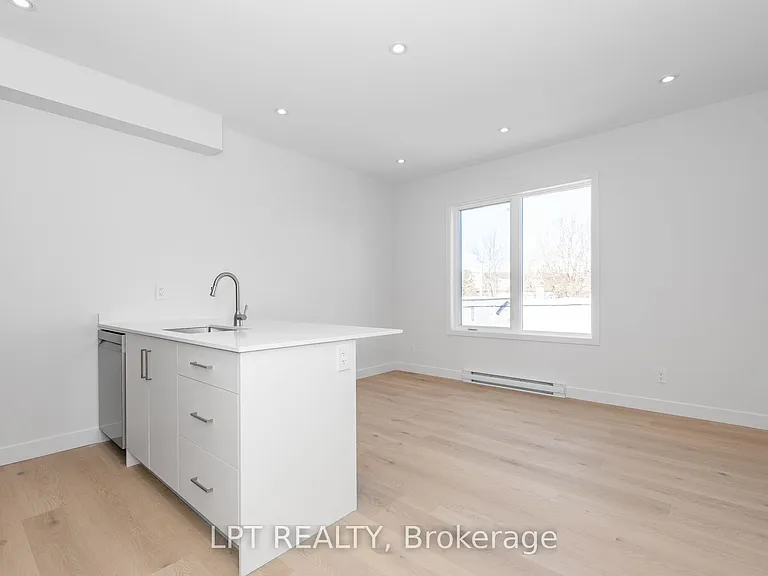 319 Shakespeare St #8 — Photo 8