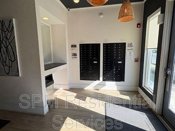 4th image of 724 S 5th Ave #105