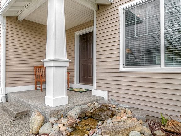 3rd image of 17702 Silver Creek Ave E