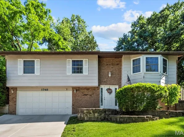 1748 Scenic Meadows Dr, Imperial, MO 63052