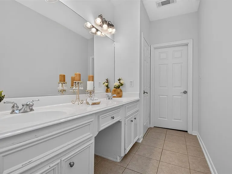 2304 Jackson St — Photo 13