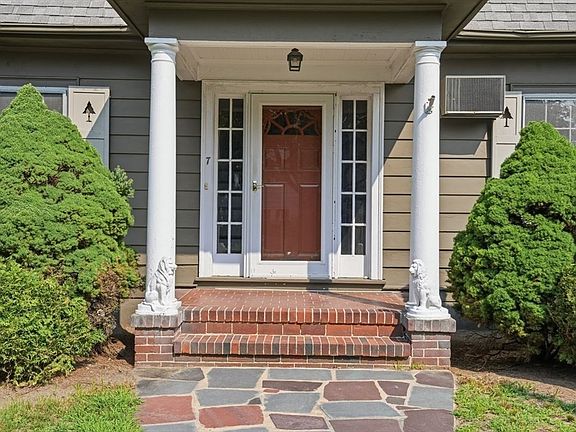 2nd image of 7 Fales Rd