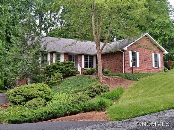 1st image of 21 Fox Valley Ct
