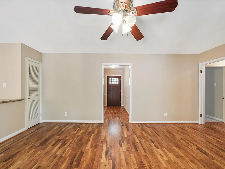 4406 Rosebay Dr — Photo 19