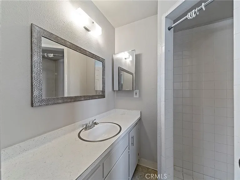 1308 E Oaks St #C — Photo 14