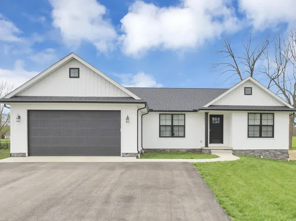 315 Oak St, Centerburg, OH 43011