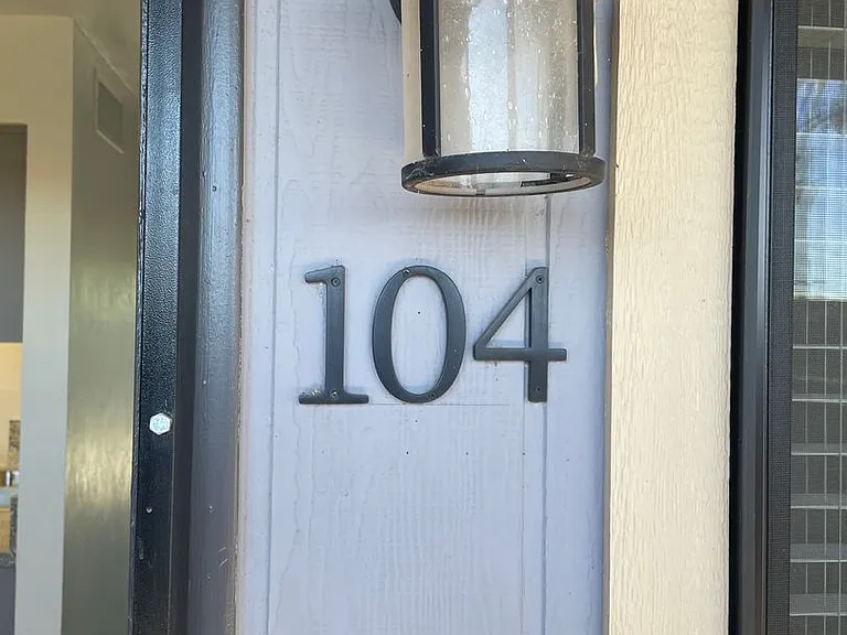3700 N Fairview Ave — Photo 18