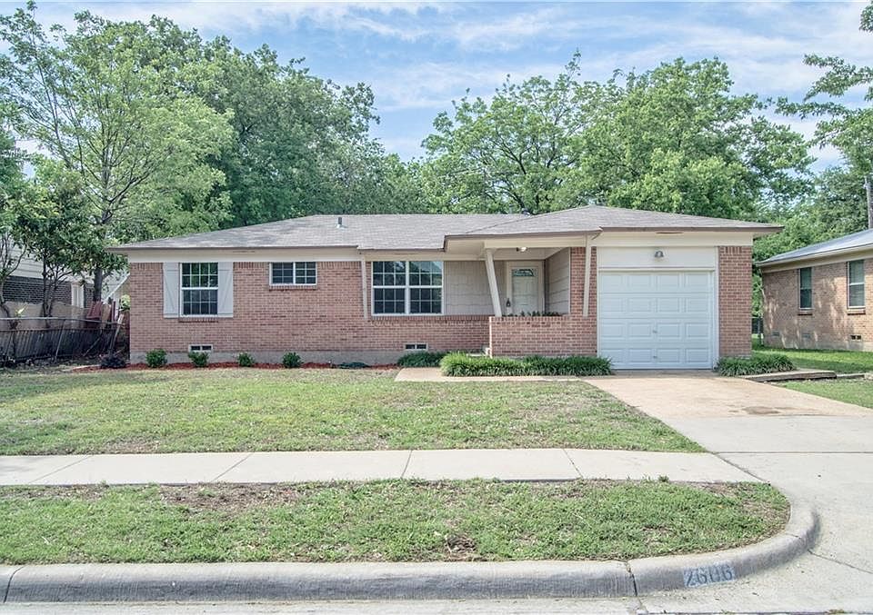 1st image of 2606 Maple Dr