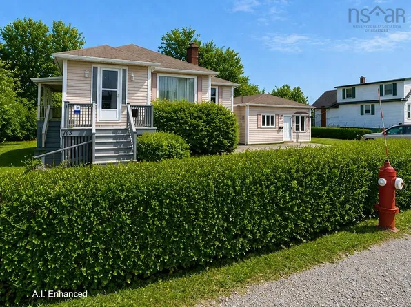 163 Upper McLean St, Cape Breton, NS B1A 2L4