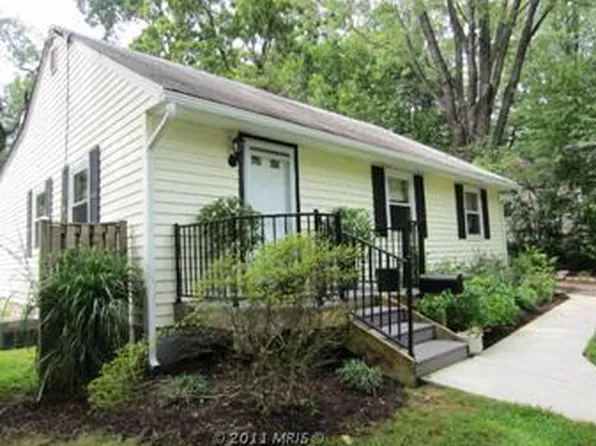 2018 Cherri Dr, Falls Church, VA 22043