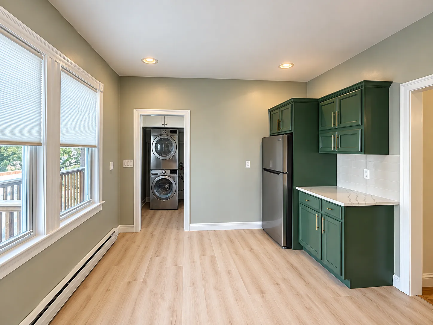 3 bed, 1300 sqft, $3,650 — Photo 2
