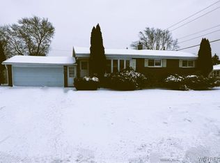 127 Fieldcrest Ct, Buffalo, NY 14224