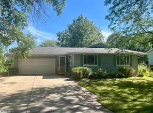 1002 Grand Park Dr, Fairfield, IA