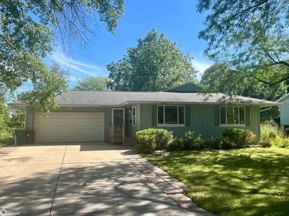 1002 Grand Park Dr, Fairfield, IA 52556