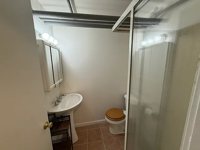 1910 N Leavitt St #G — Photo 4