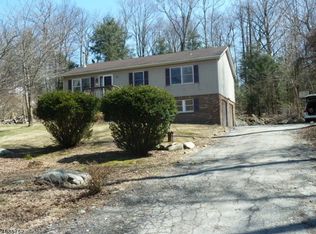 40 Delmont Rd, Hewitt, NJ 07421