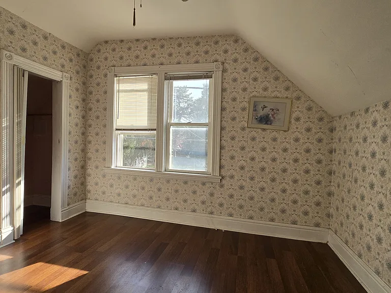 75 Rogers Ave — Photo 25