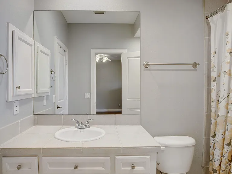 618 Asbury St — Photo 7