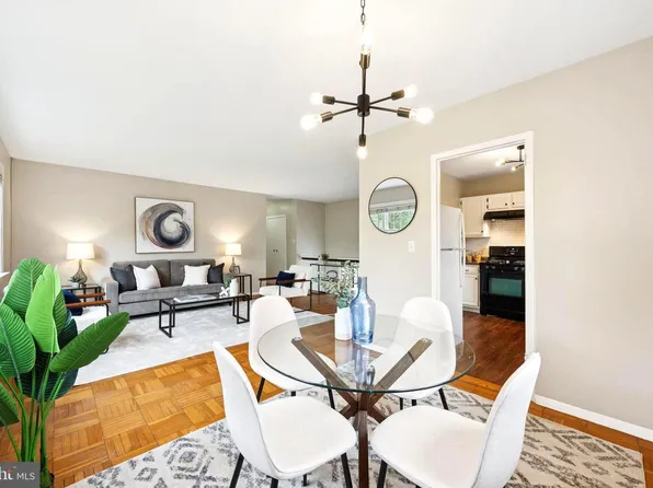 3249 Martha Custis Dr, Alexandria, VA 22302